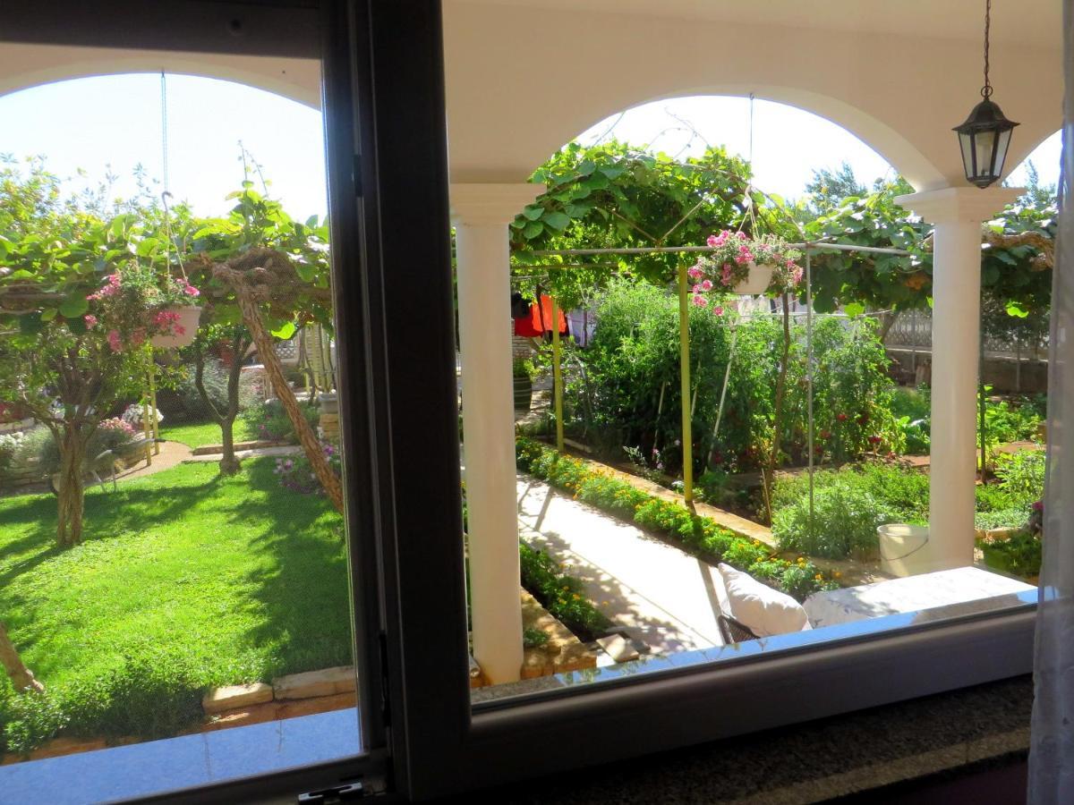 Beach Apartments Roza - The Garden Apartment Biograd Na Moru Ngoại thất bức ảnh